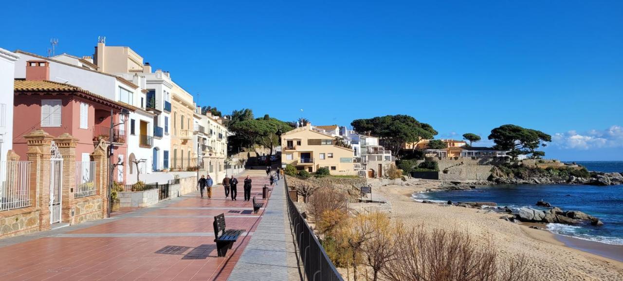 Precioso Apartamento Reformado En 1Ra Linea De Mar Sin Vistas Calella De Palafrugell Luaran gambar